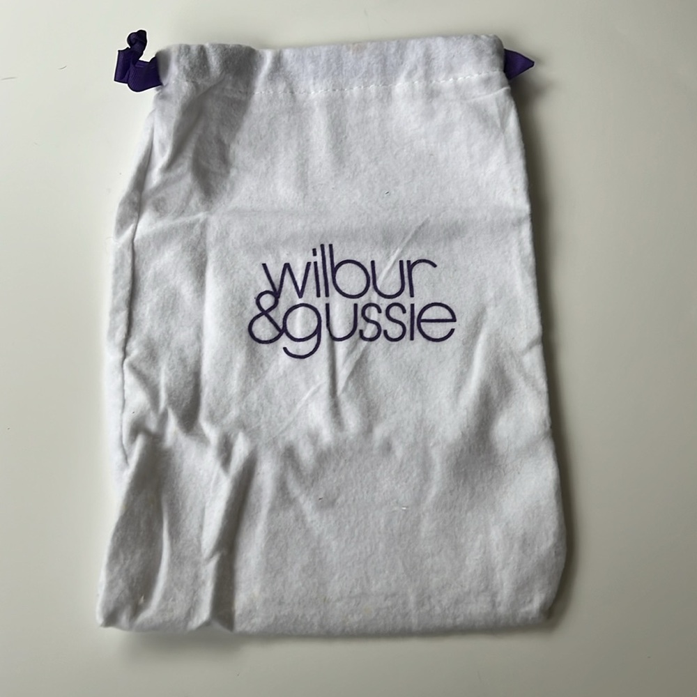 Clutch • Wilbur & Gussie from London • Green Satin w/ beautiful brooch • - Picture 7 of 9